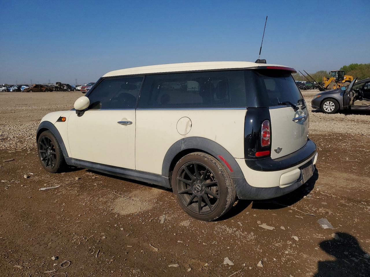 2011 MINI COOPER CLUBMAN photo 4