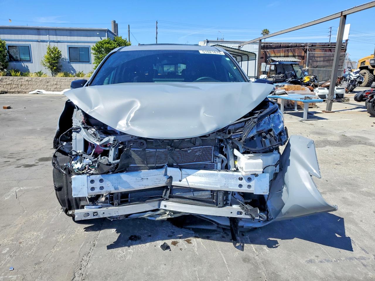2025 TOYOTA SIENNA XSE photo 9
