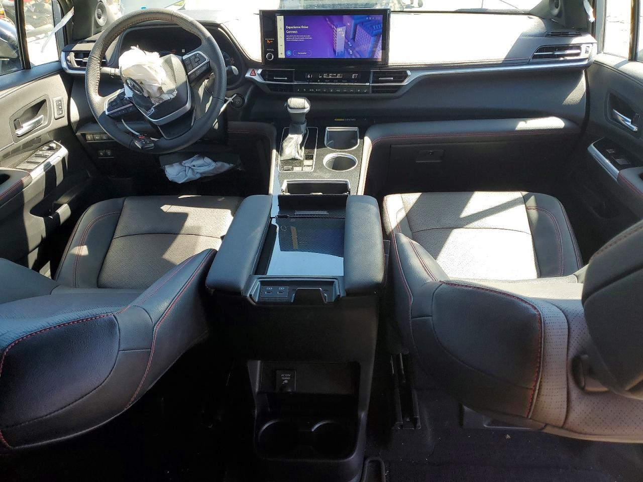 2025 TOYOTA SIENNA XSE photo 15