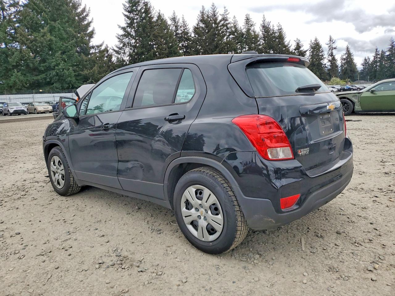 2019 CHEVROLET TRAX LS photo 4
