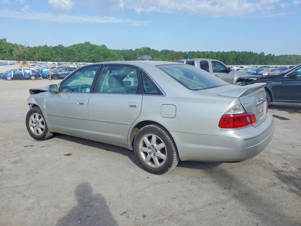 2004 TOYOTA AVALON XL photo 3