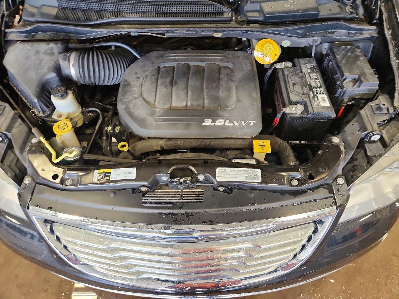 2015 CHRYSLER TOWN & COUNTRY TOURING photo 23