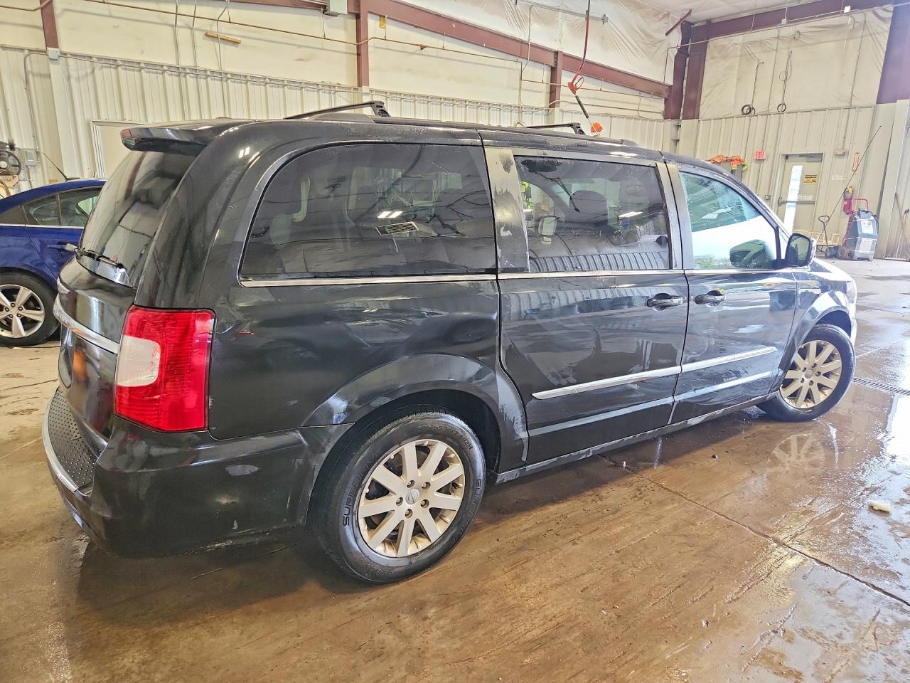 2015 CHRYSLER TOWN & COUNTRY TOURING photo 5