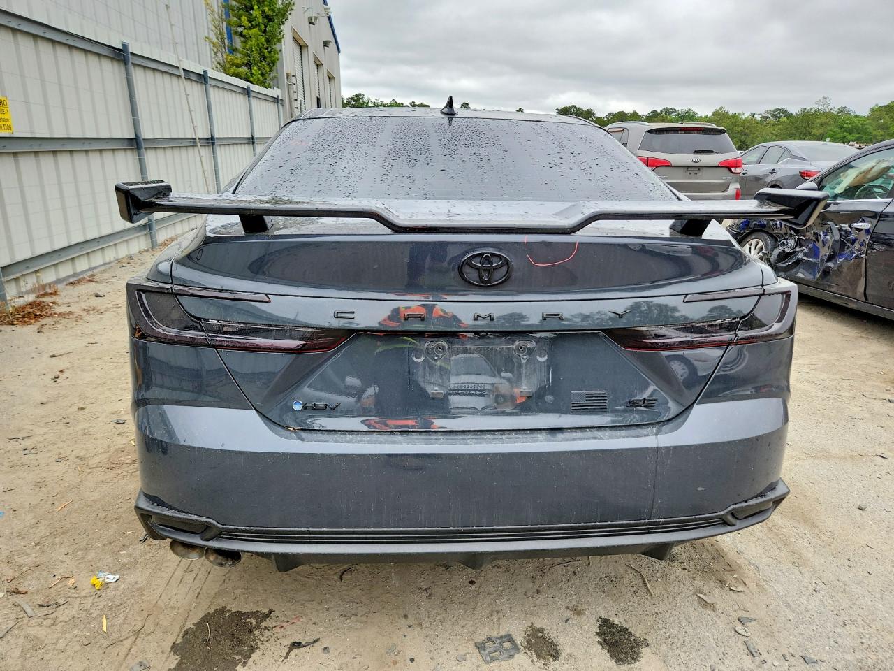 2025 TOYOTA CAMRY SE photo 16
