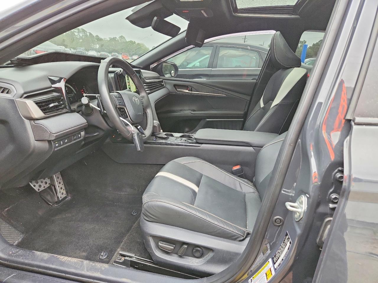 2025 TOYOTA CAMRY SE photo 18