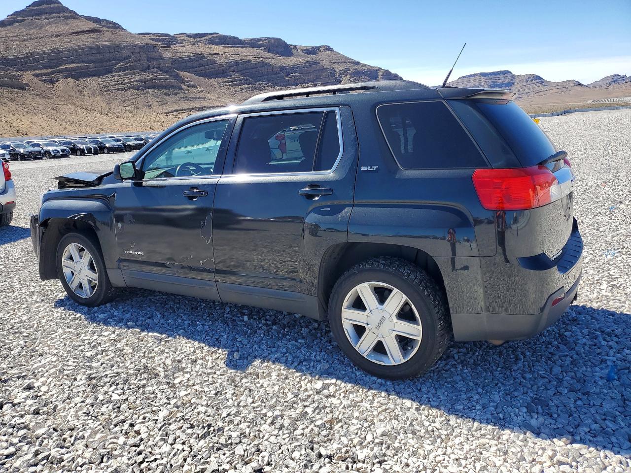 2011 GMC TERRAIN SLT photo 4