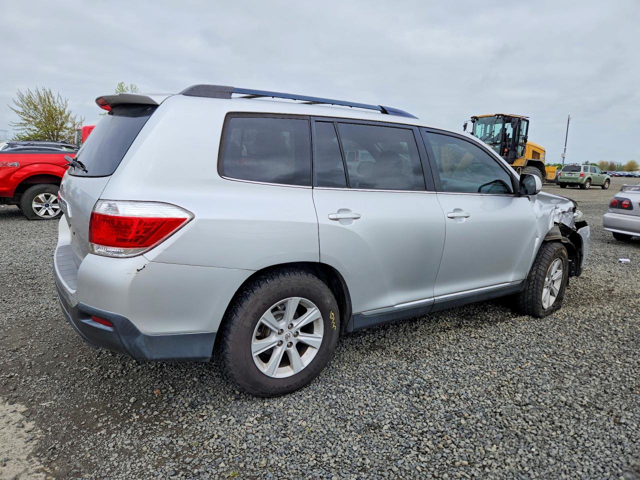 2011 TOYOTA HIGHLANDER SE photo 7