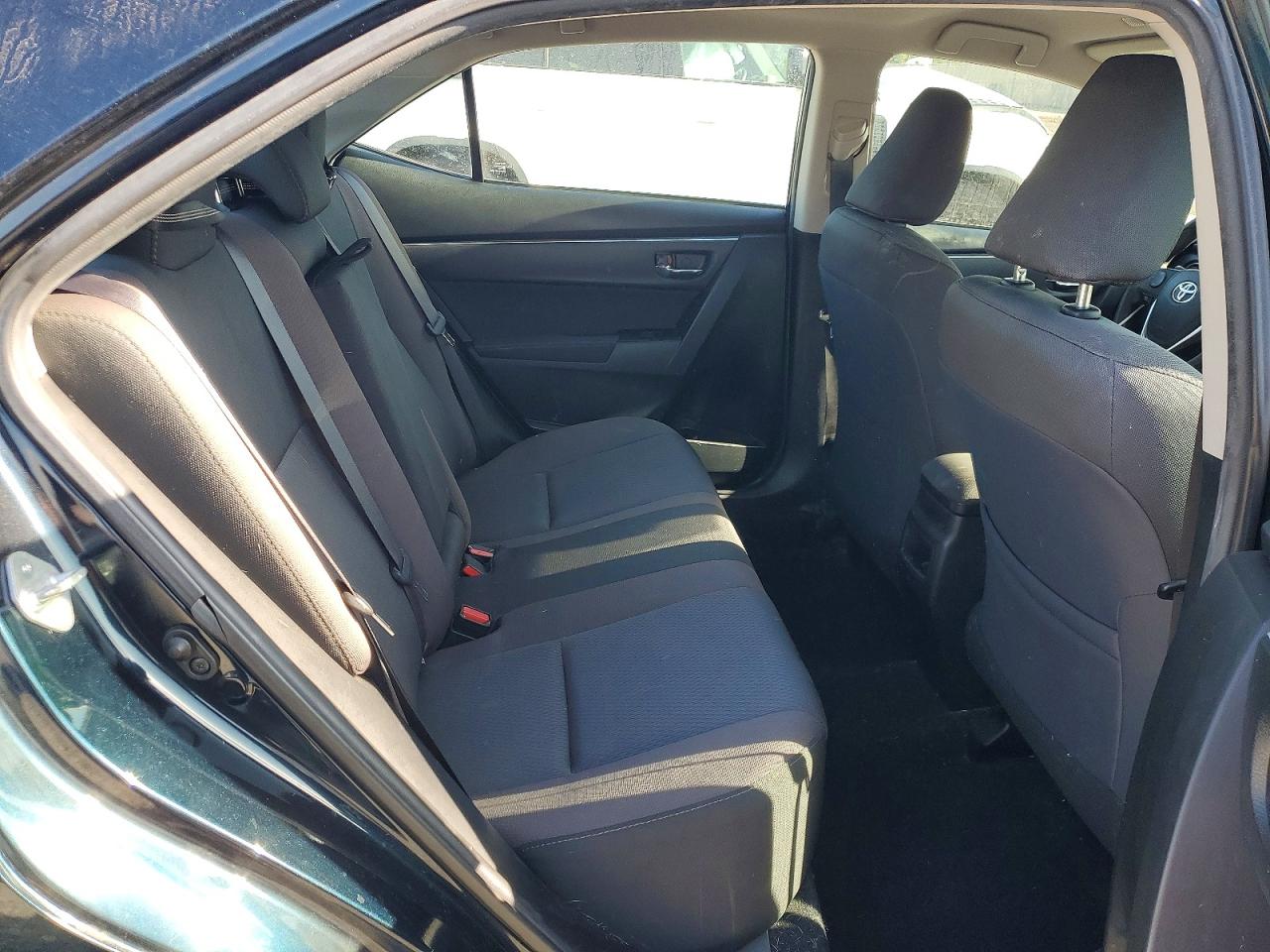 2019 TOYOTA COROLLA LE photo 10