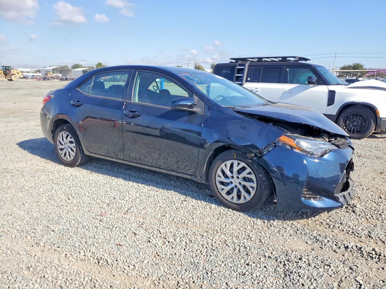 2019 TOYOTA COROLLA LE photo 4