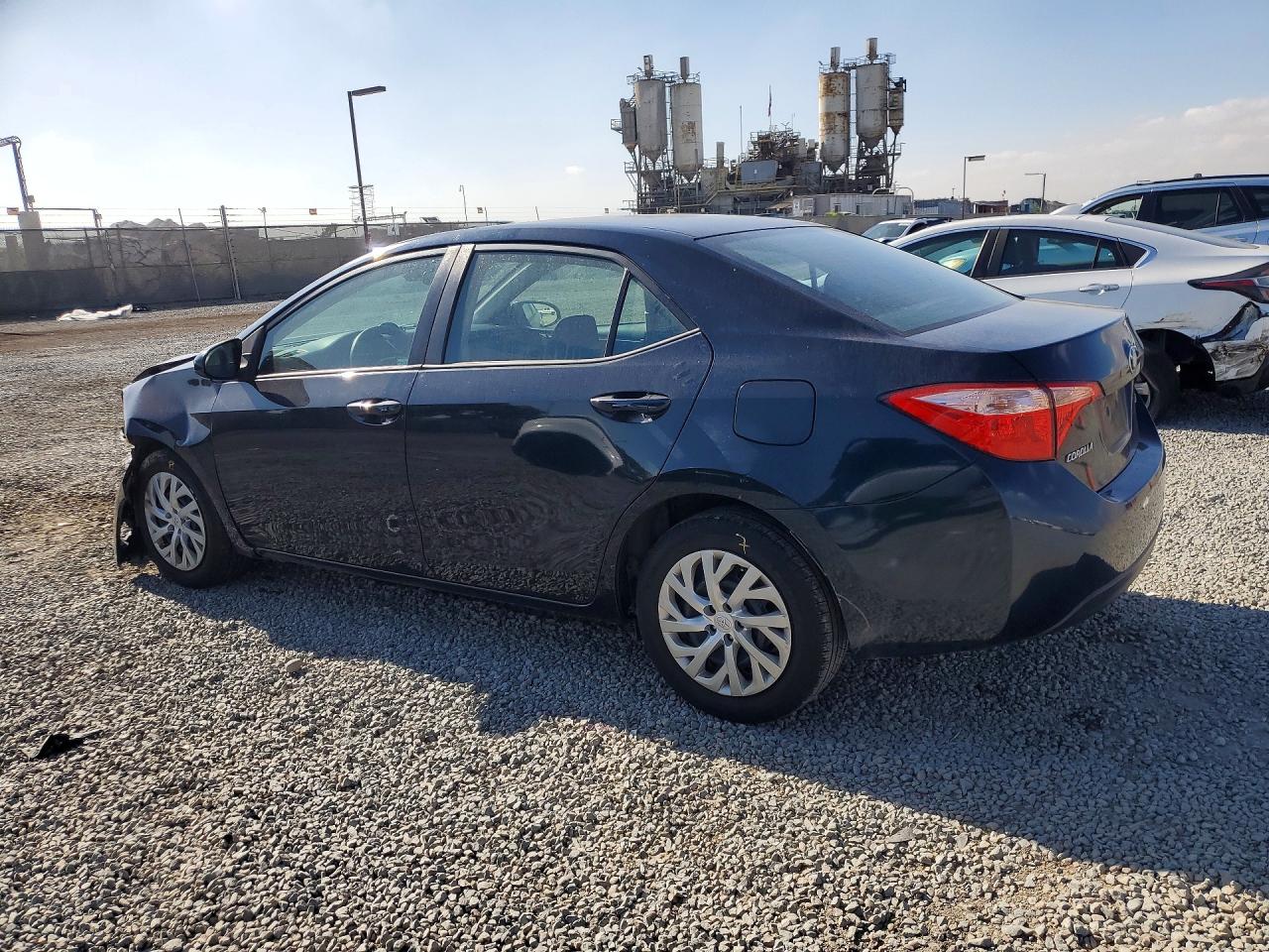 2019 TOYOTA COROLLA LE photo 2