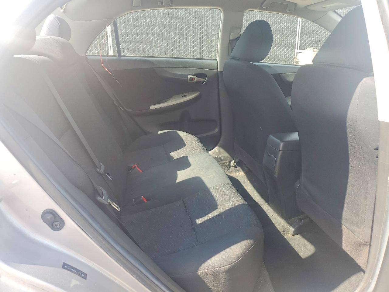 2010 TOYOTA COROLLA S photo 10