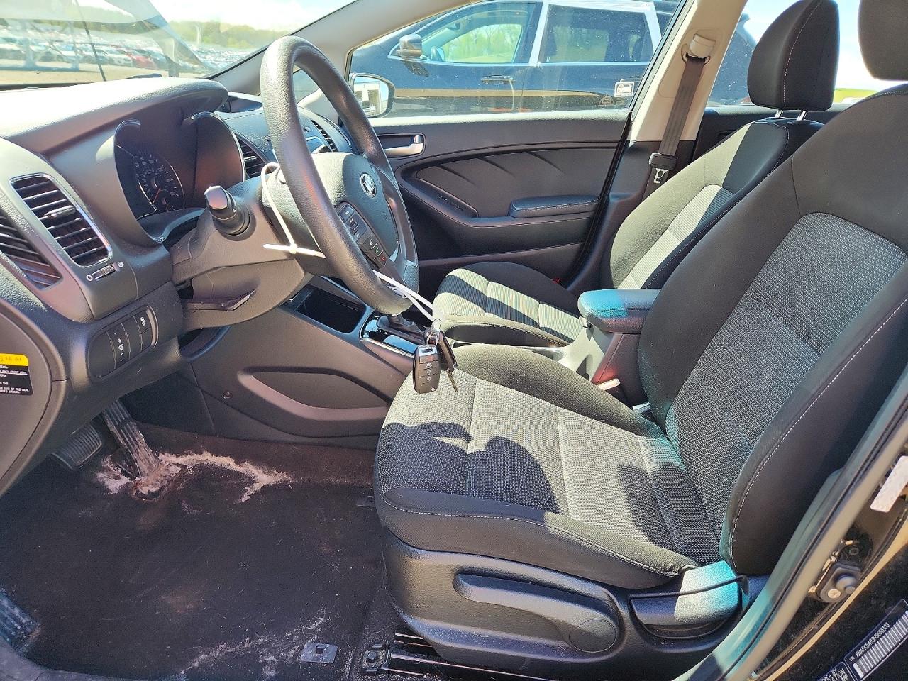 2017 KIA FORTE LX photo 13