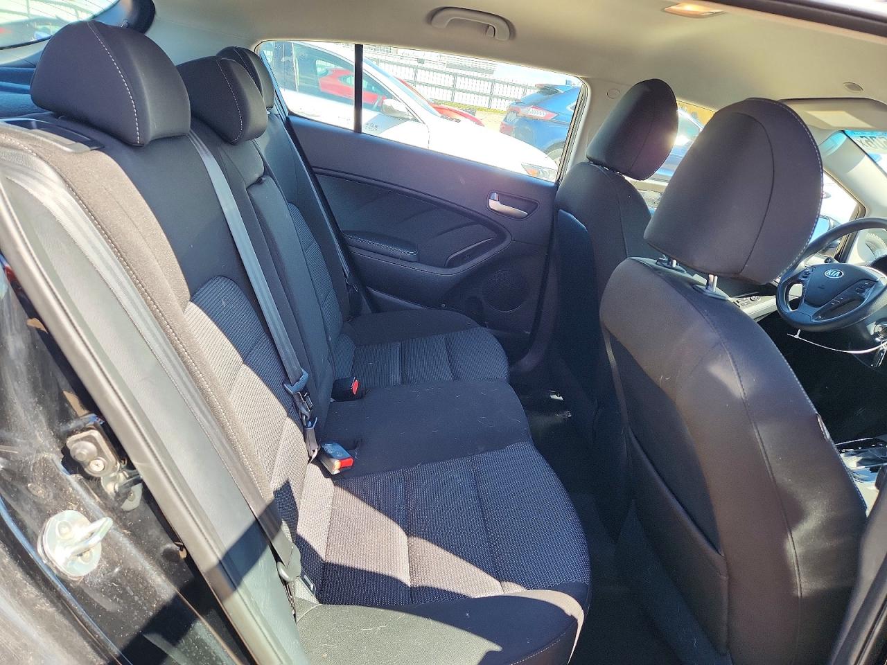 2017 KIA FORTE LX photo 19