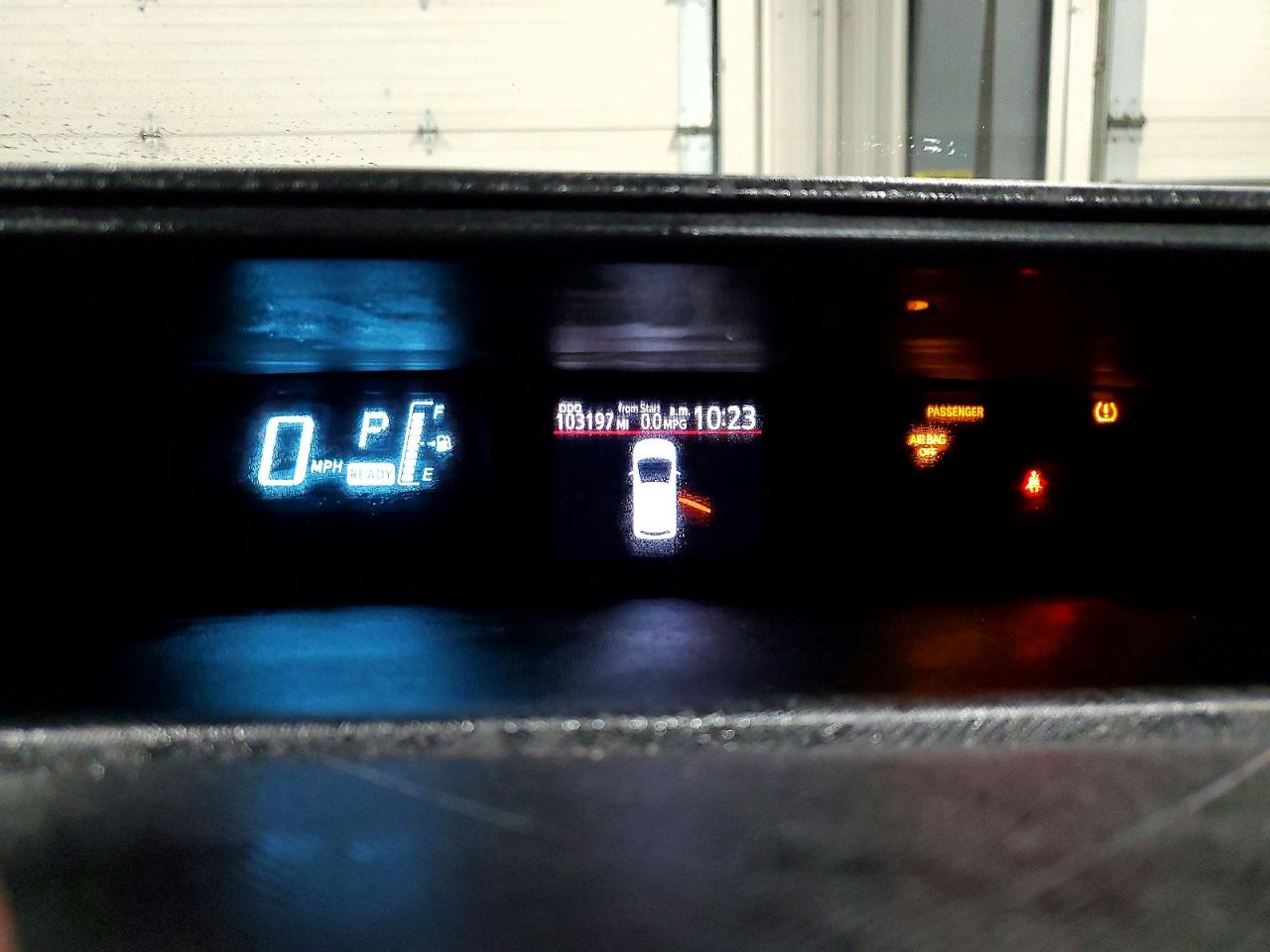 2014 TOYOTA PRIUS C TWO photo 25