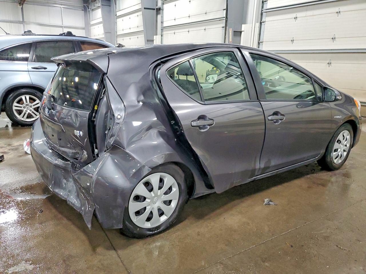 2014 TOYOTA PRIUS C TWO photo 7