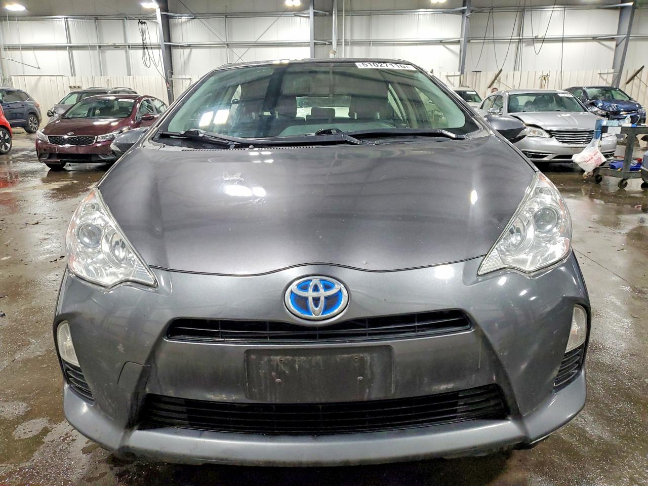 2014 TOYOTA PRIUS C TWO photo 13