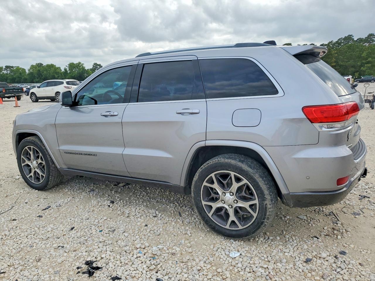 2018 JEEP GRAND CHEROKEE LIMITED photo 4