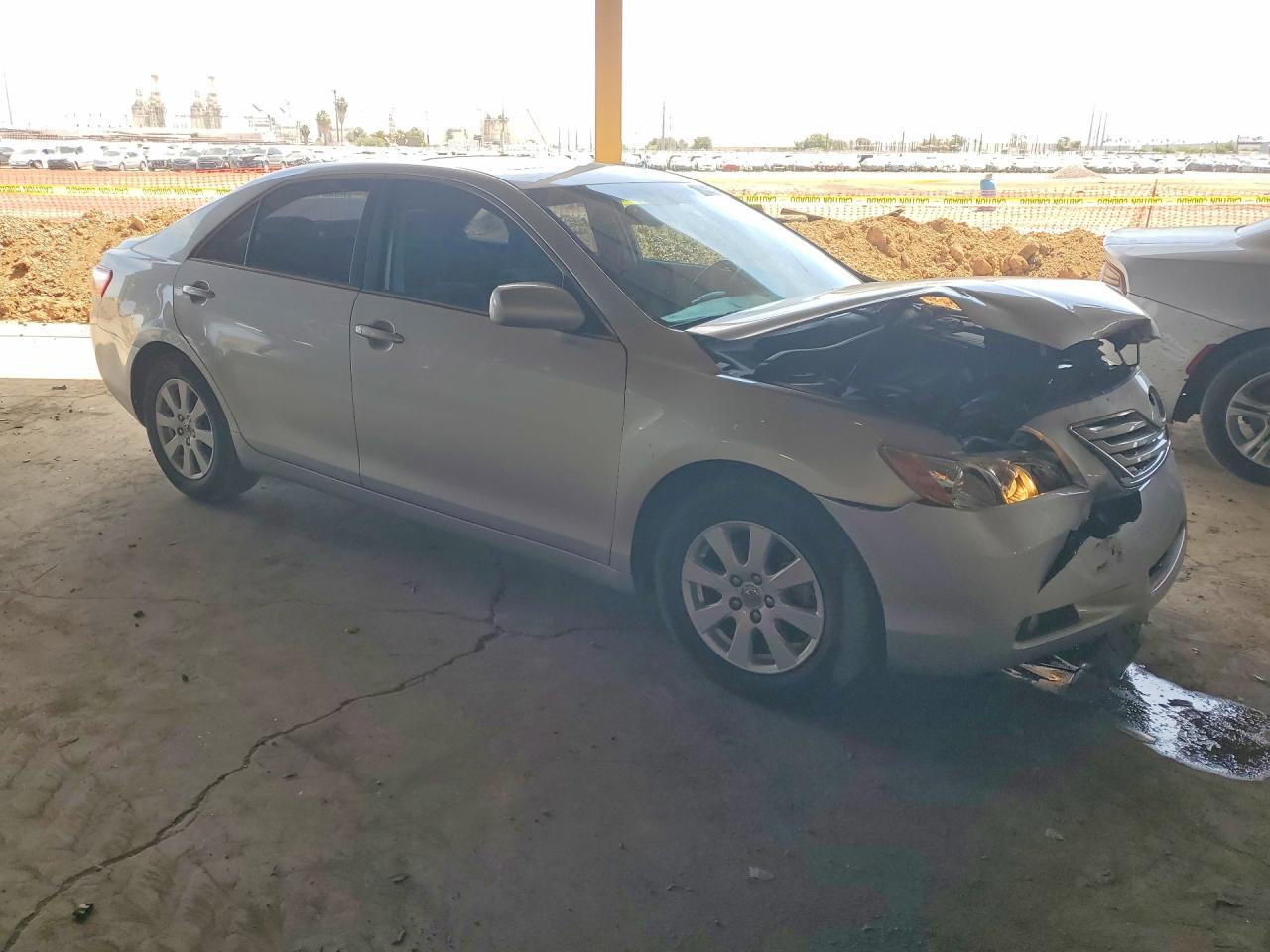 2009 TOYOTA CAMRY XLE photo 4