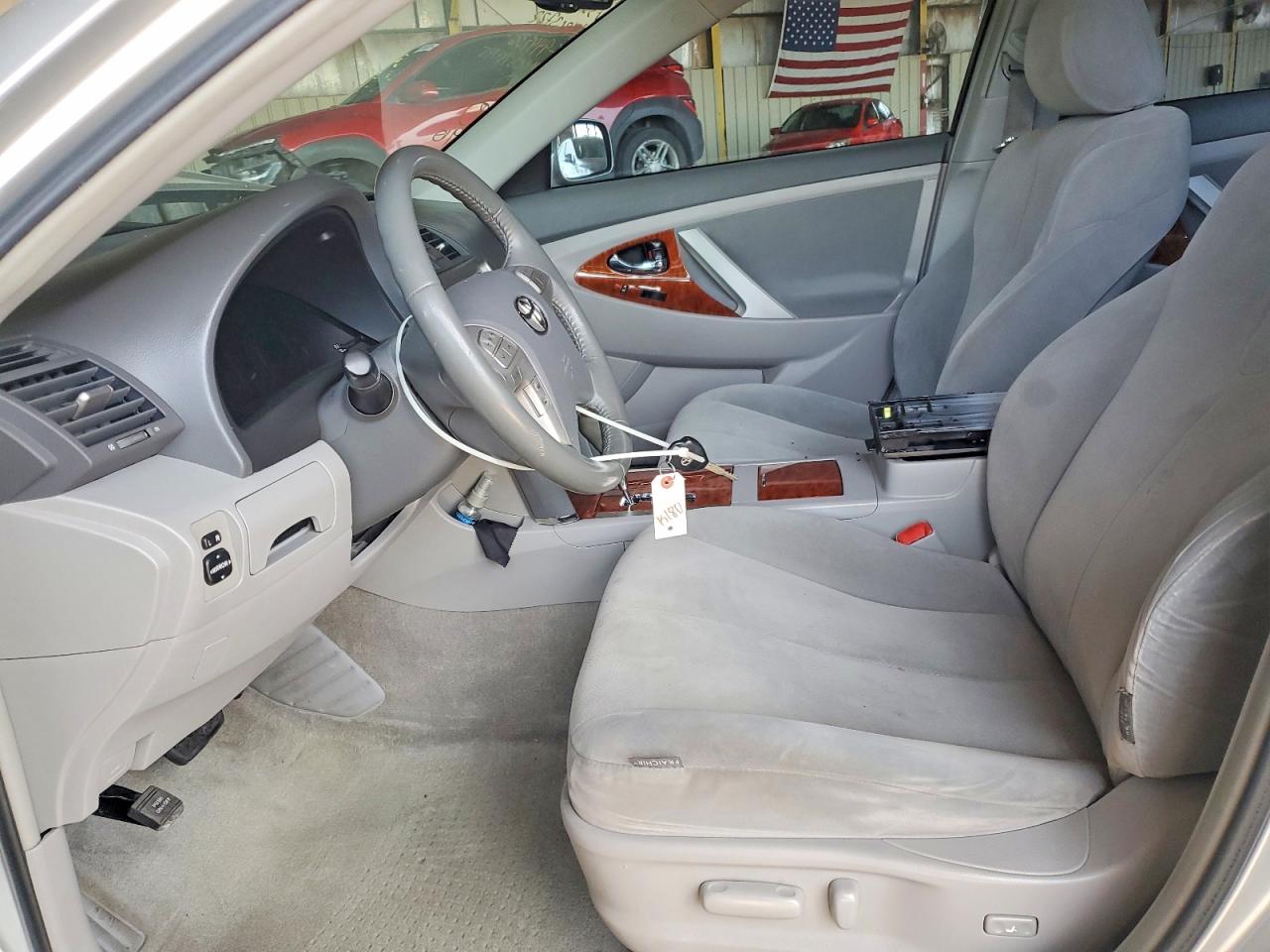 2009 TOYOTA CAMRY XLE photo 7