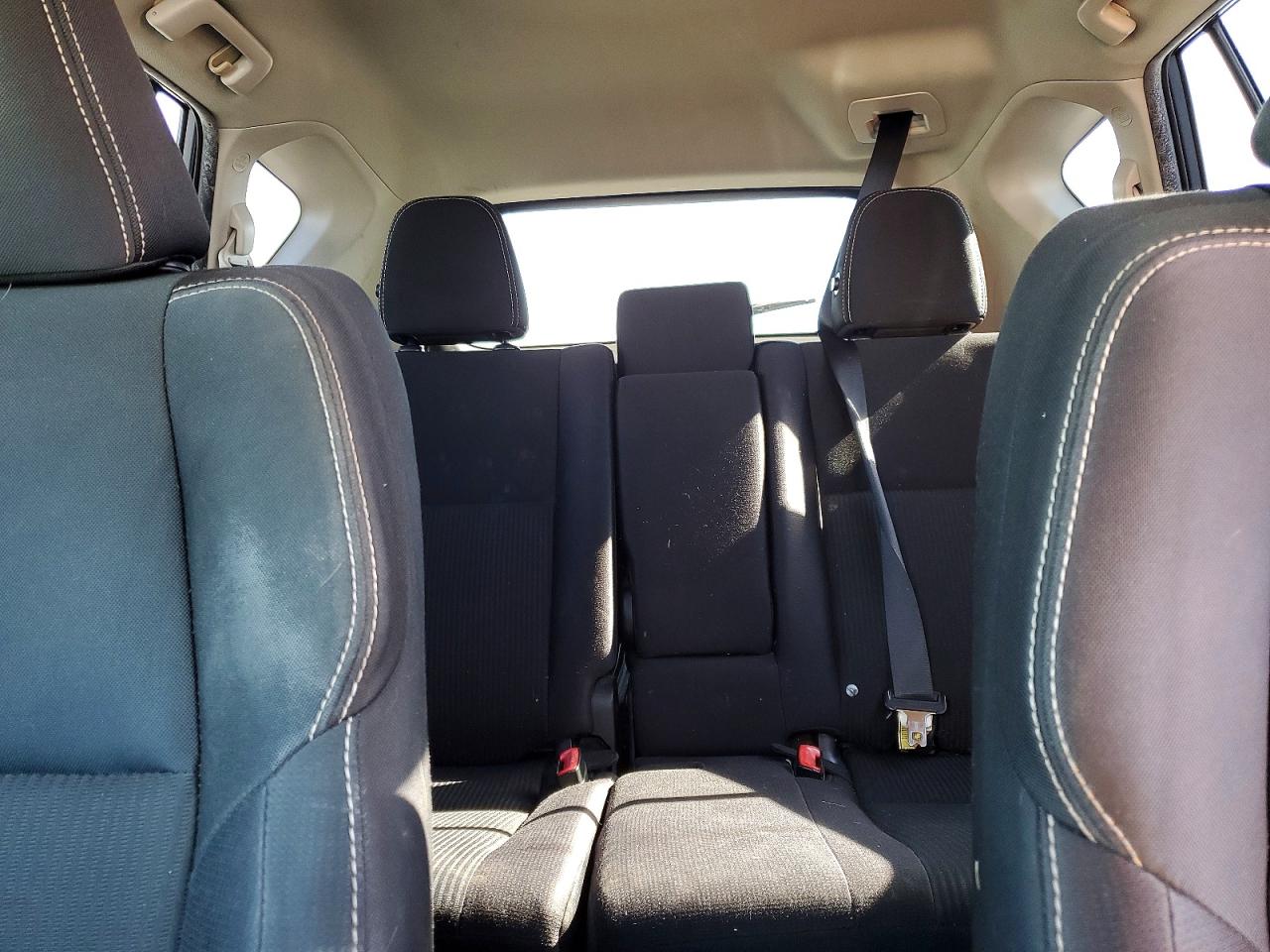 2013 TOYOTA RAV4 XLE photo 28