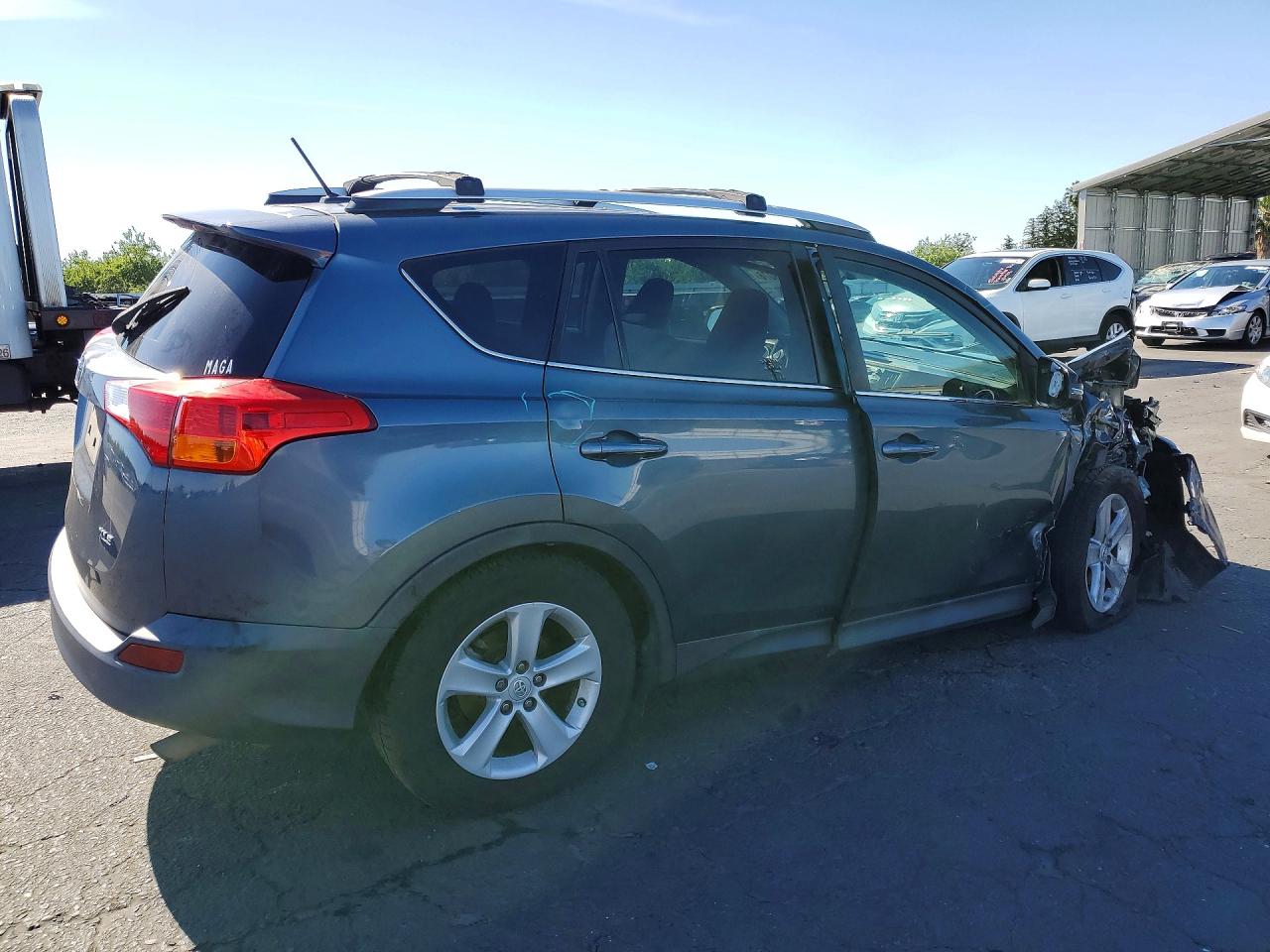2013 TOYOTA RAV4 XLE photo 7