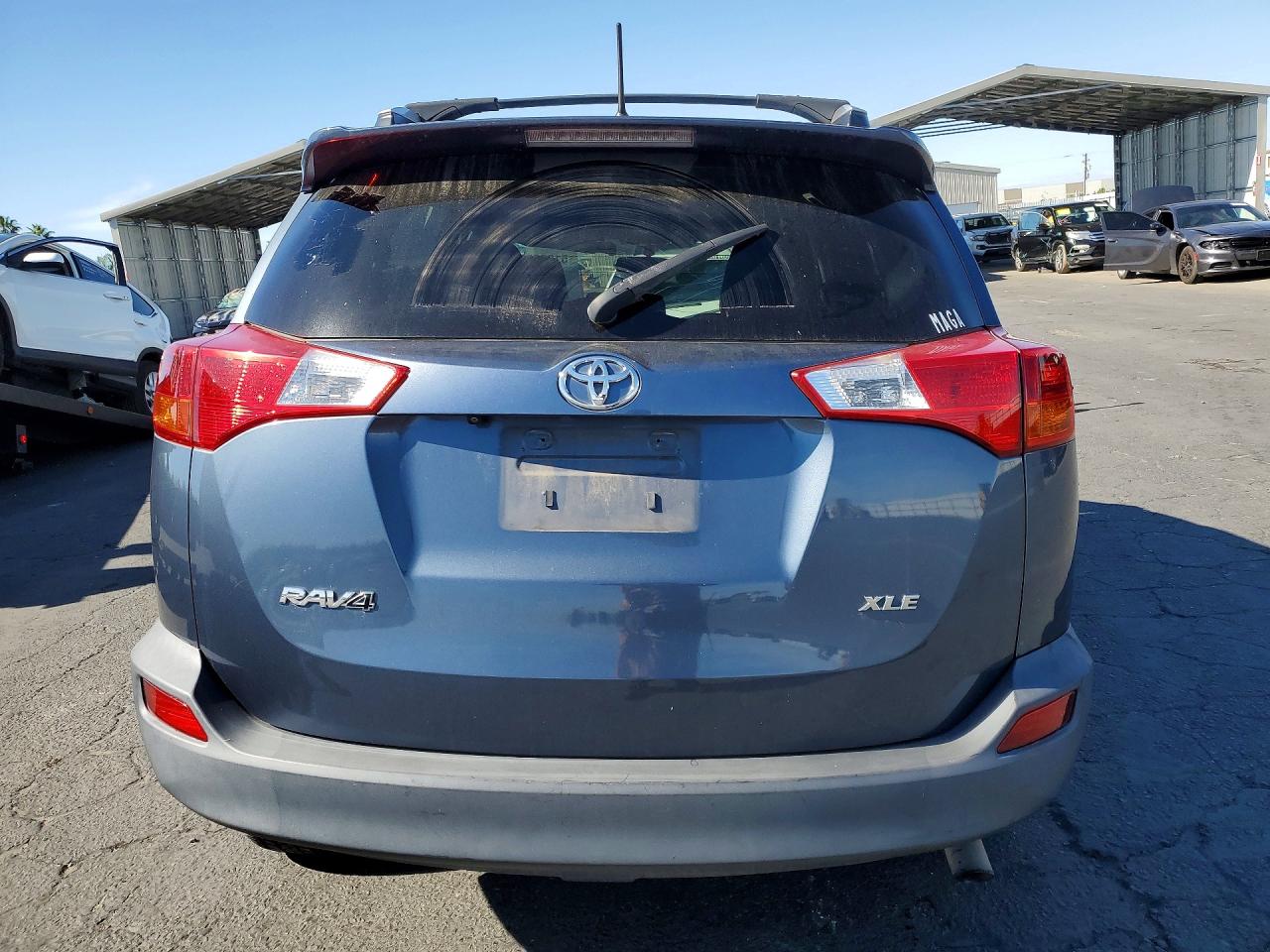 2013 TOYOTA RAV4 XLE photo 16