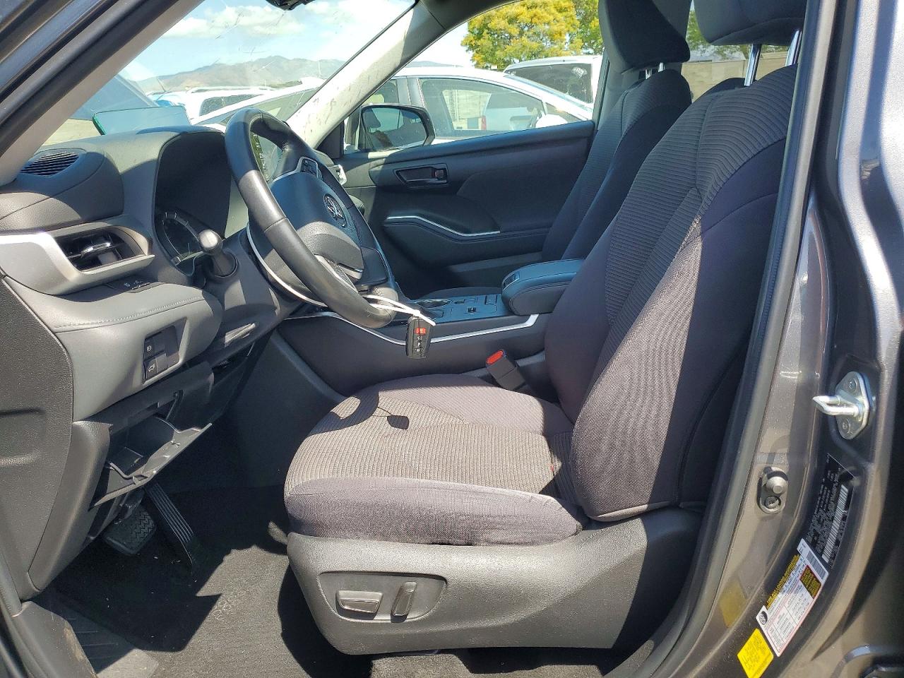 2022 TOYOTA HIGHLANDER HYBRID LE photo 13