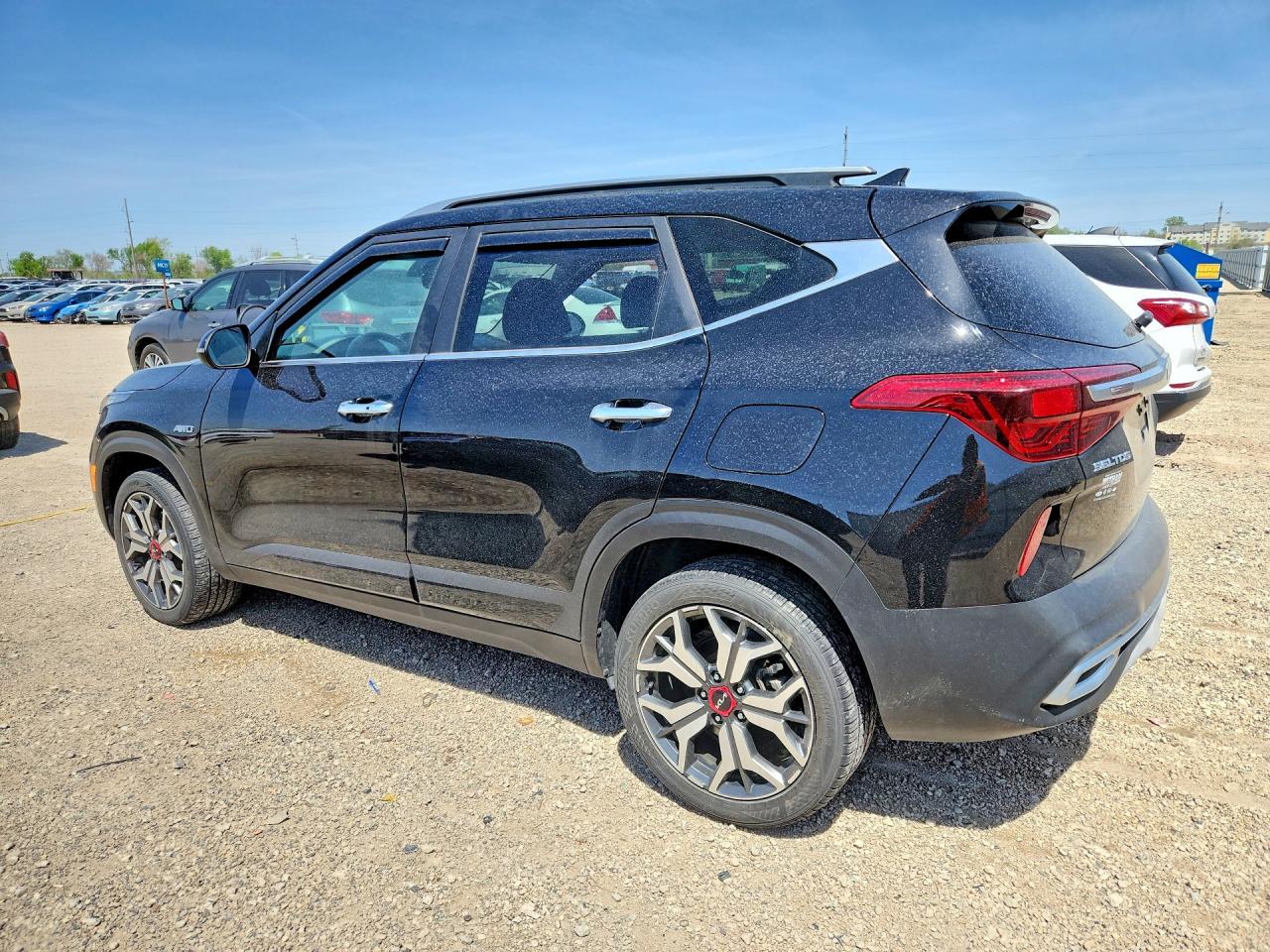 2023 KIA SELTOS SX photo 3