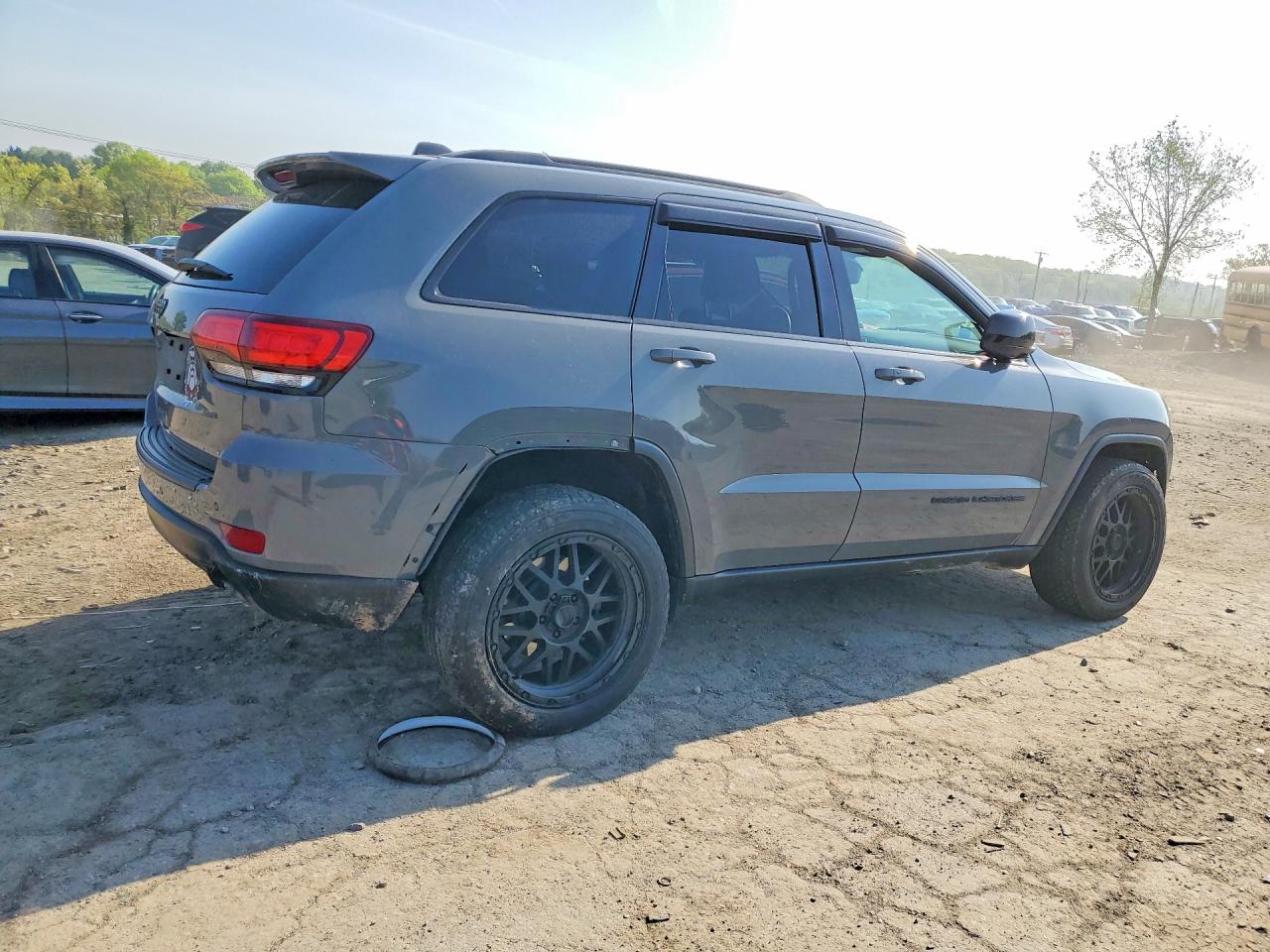 2019 JEEP GRAND CHEROKEE LAREDO photo 7