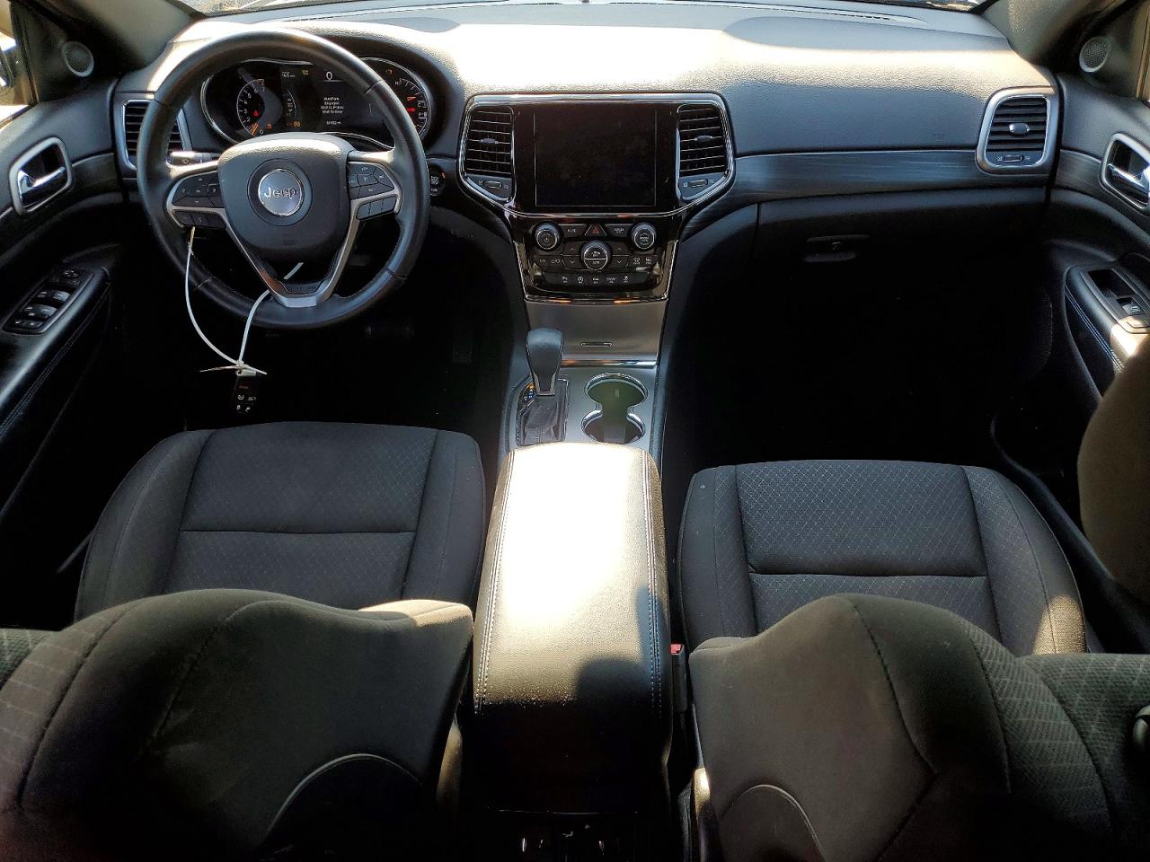 2019 JEEP GRAND CHEROKEE LAREDO photo 22