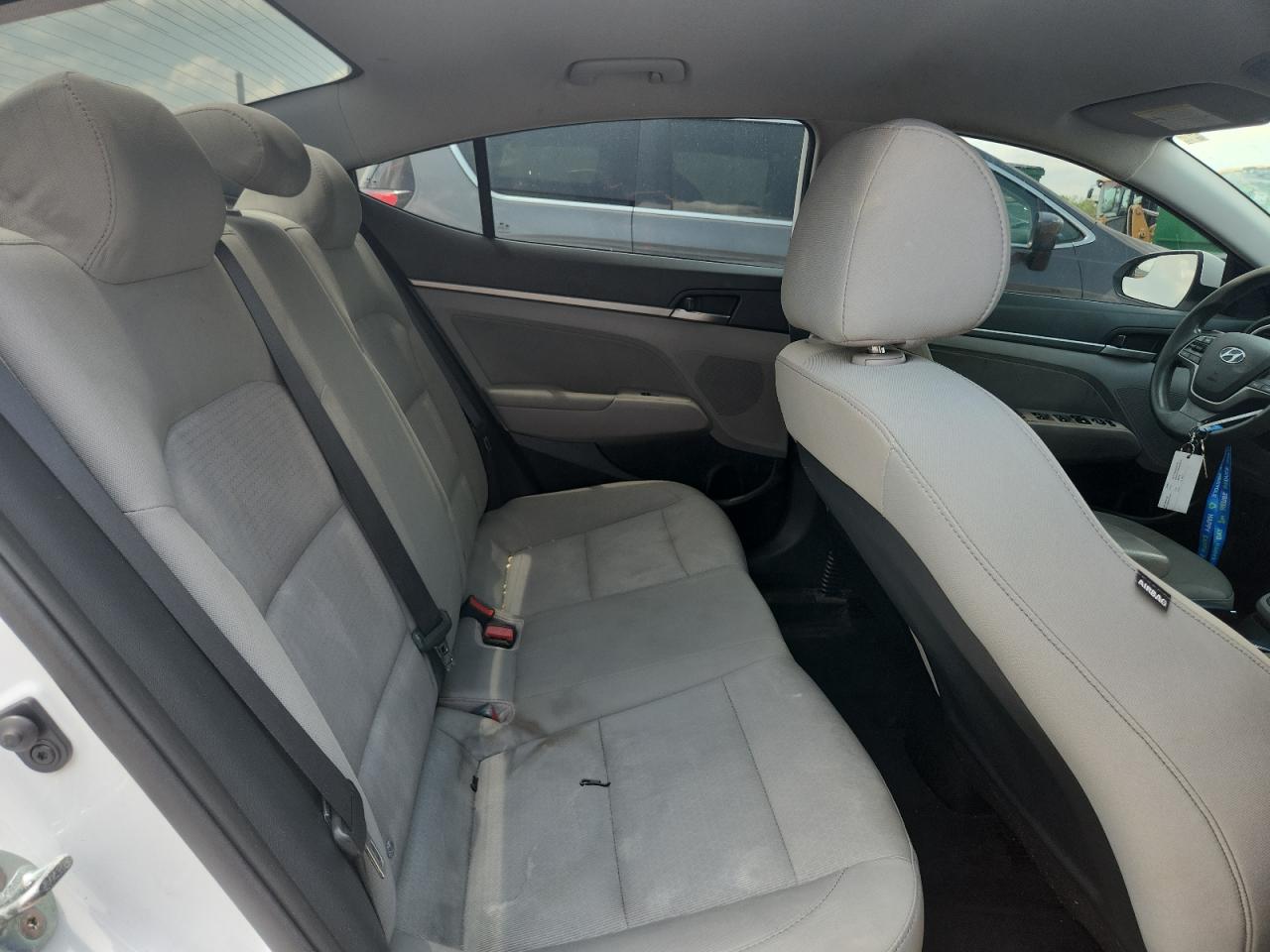 2017 HYUNDAI ELANTRA SE photo 19