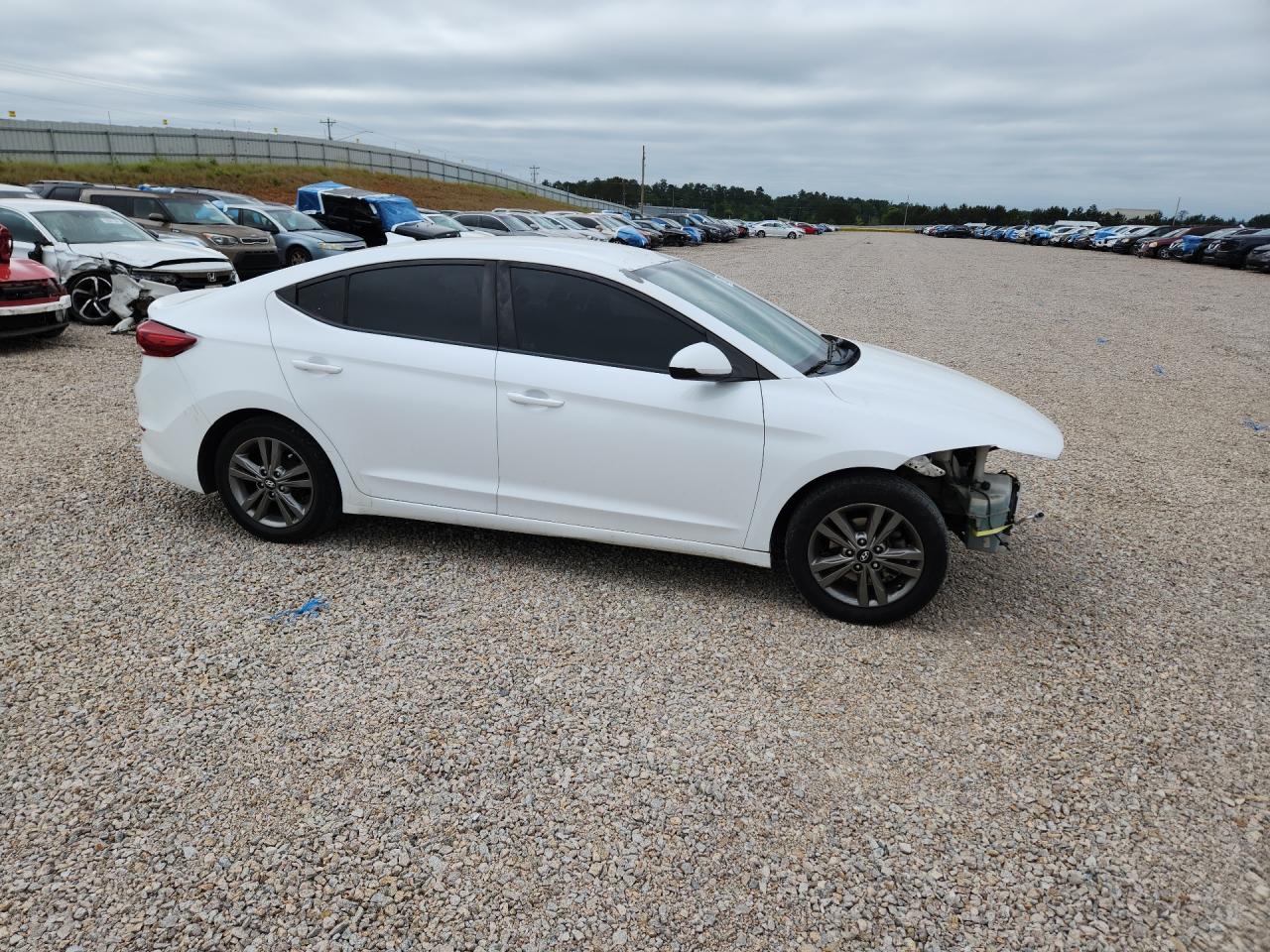 2017 HYUNDAI ELANTRA SE photo 7
