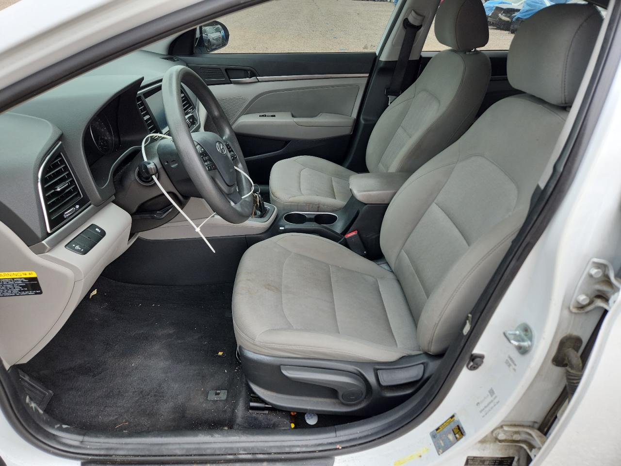 2017 HYUNDAI ELANTRA SE photo 13