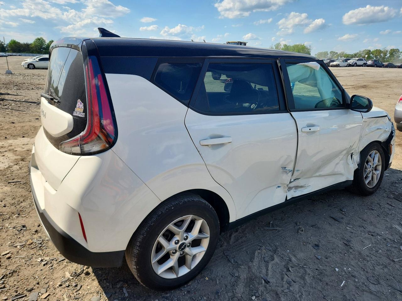 2024 KIA SOUL S photo 3