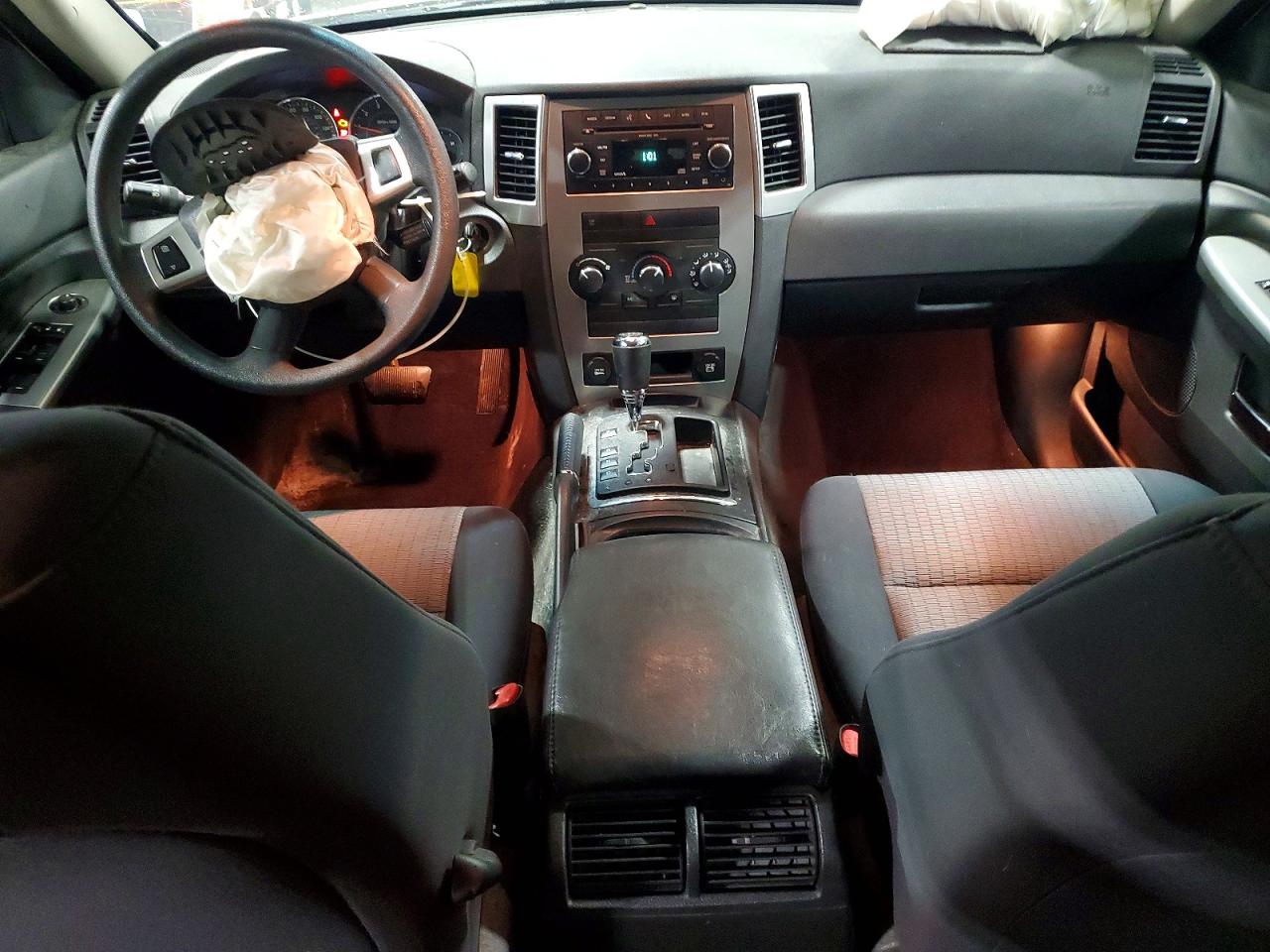 2010 JEEP GRAND CHEROKEE LAREDO photo 22