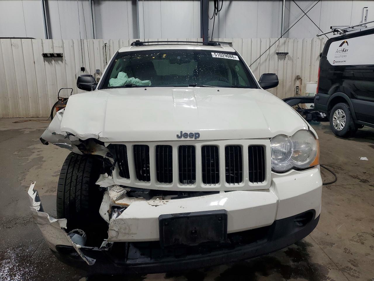 2010 JEEP GRAND CHEROKEE LAREDO photo 13