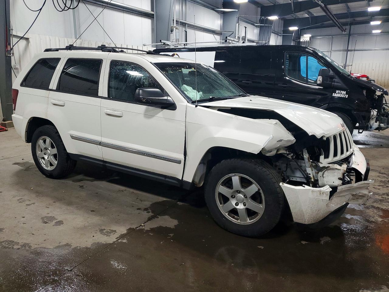 2010 JEEP GRAND CHEROKEE LAREDO photo 10