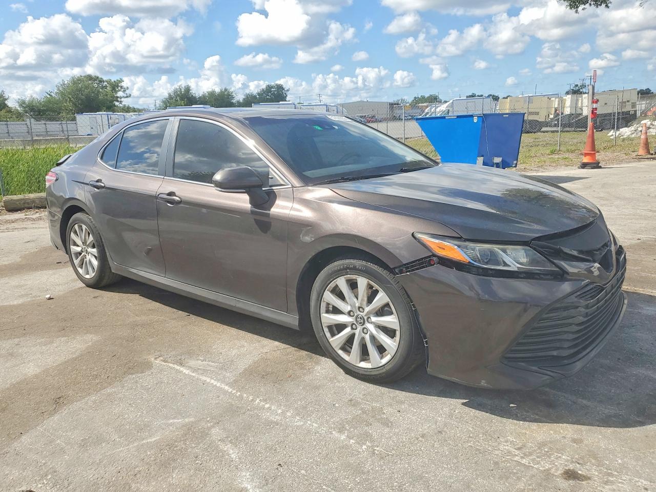 2018 TOYOTA CAMRY LE photo 7
