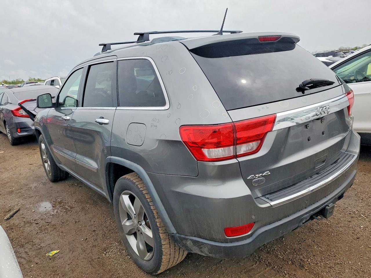 2011 JEEP GRAND CHEROKEE OVERLAND photo 4