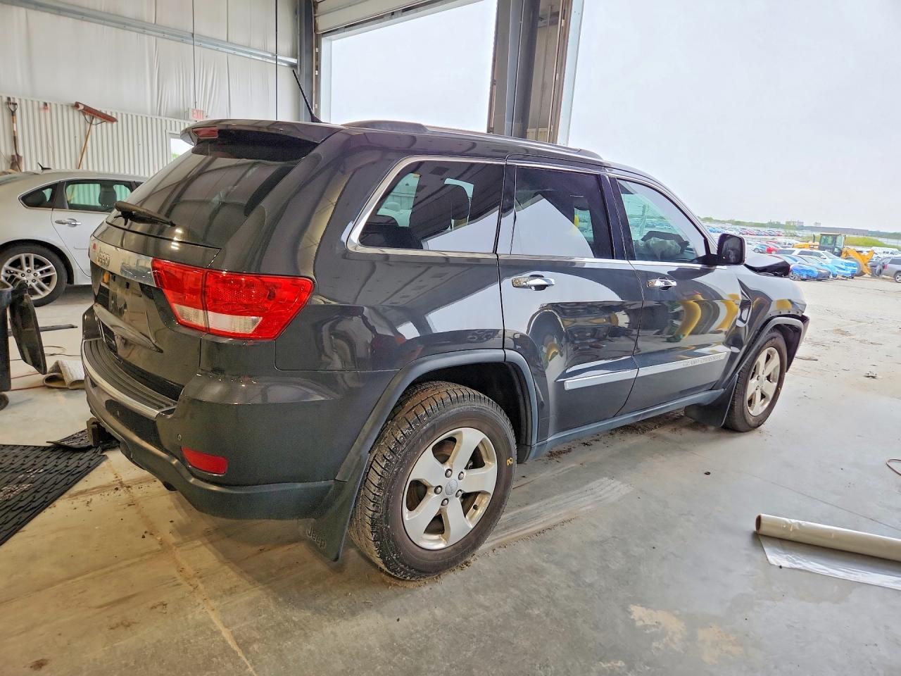 2011 JEEP GRAND CHEROKEE LIMITED photo 5