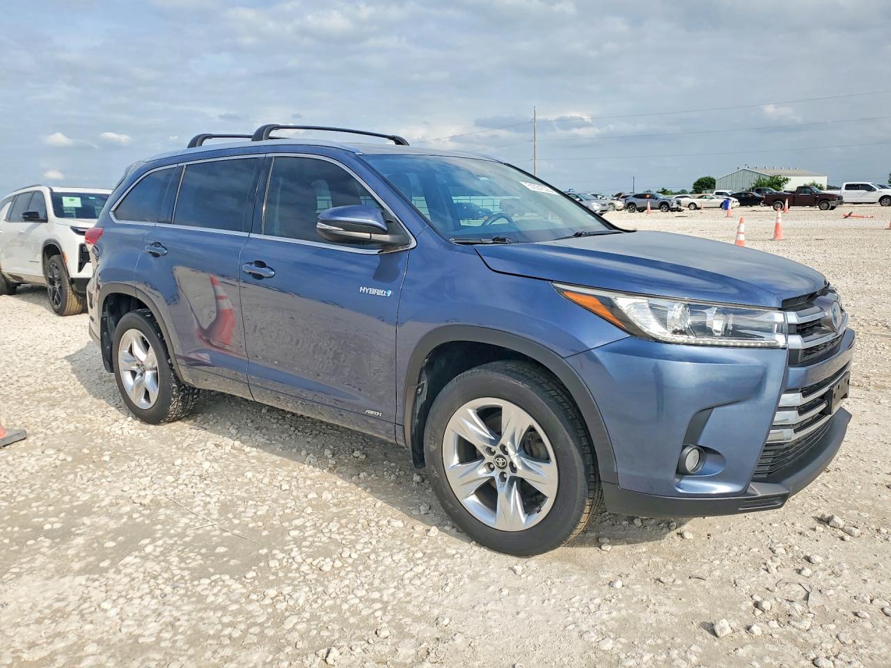 2017 TOYOTA HIGHLANDER HYBRID LIMITED photo 10