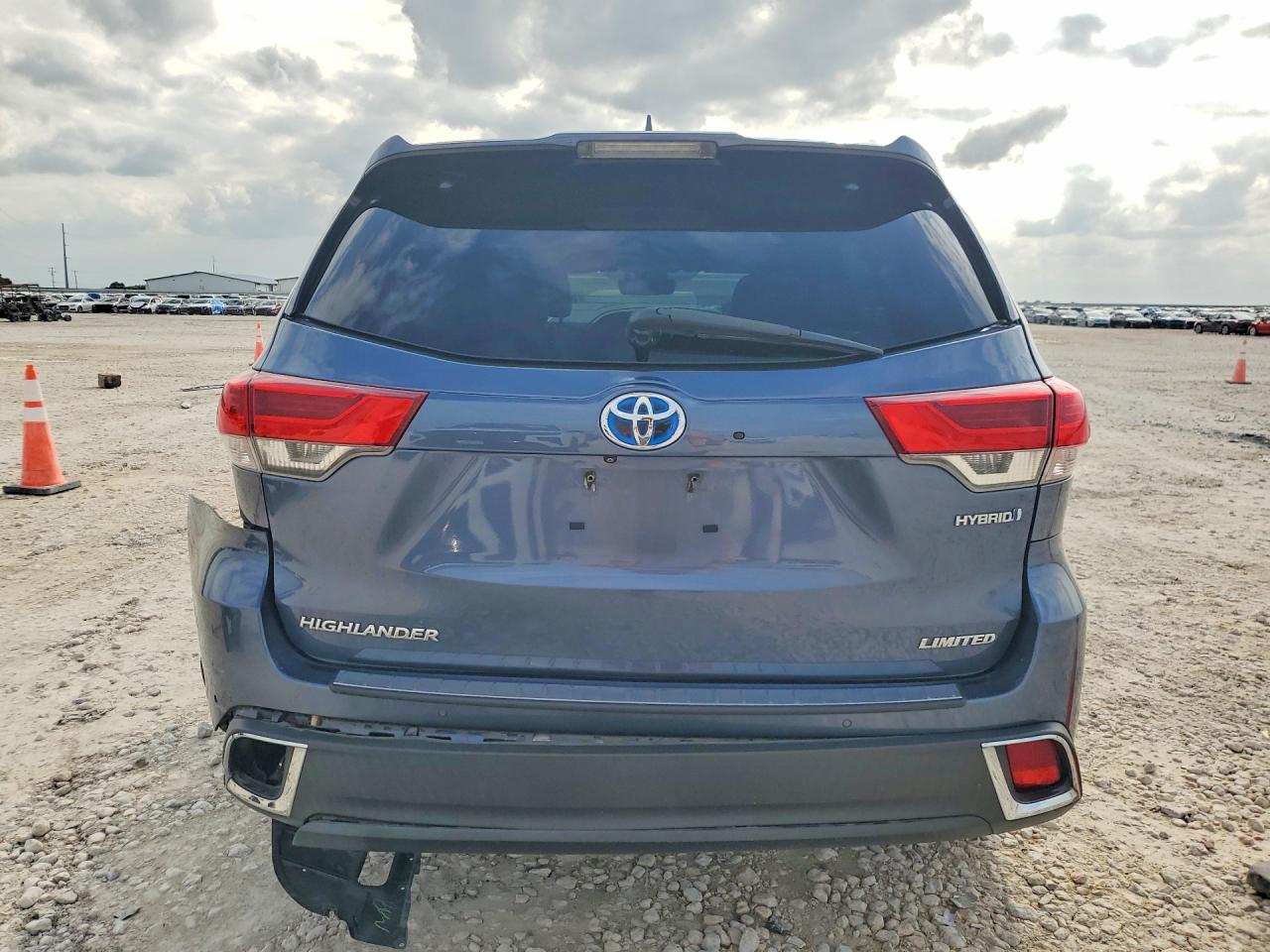 2017 TOYOTA HIGHLANDER HYBRID LIMITED photo 16