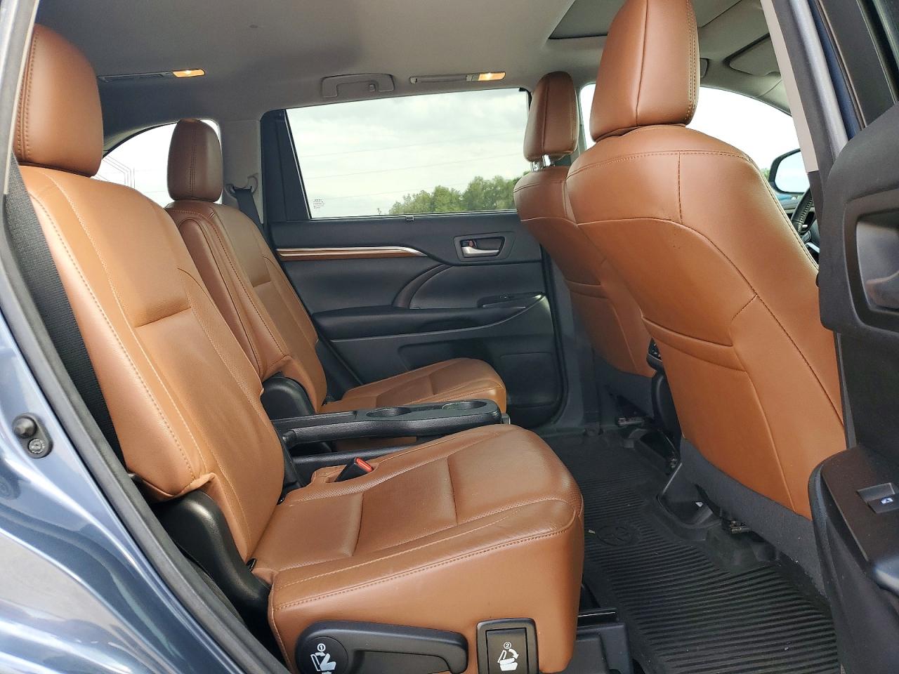 2017 TOYOTA HIGHLANDER HYBRID LIMITED photo 31
