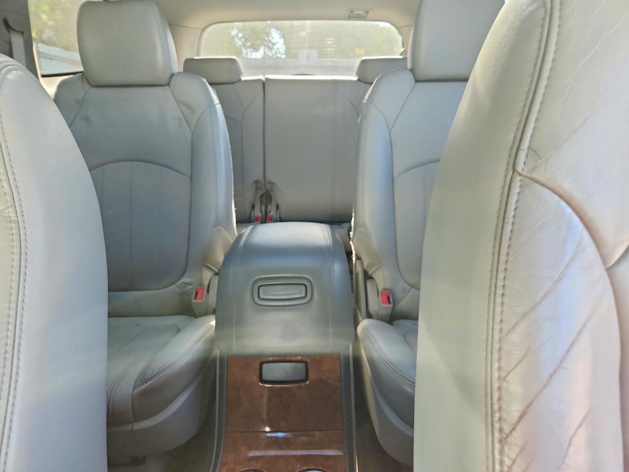 2011 BUICK ENCLAVE CXL photo 19