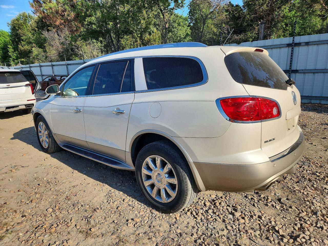 2011 BUICK ENCLAVE CXL photo 3
