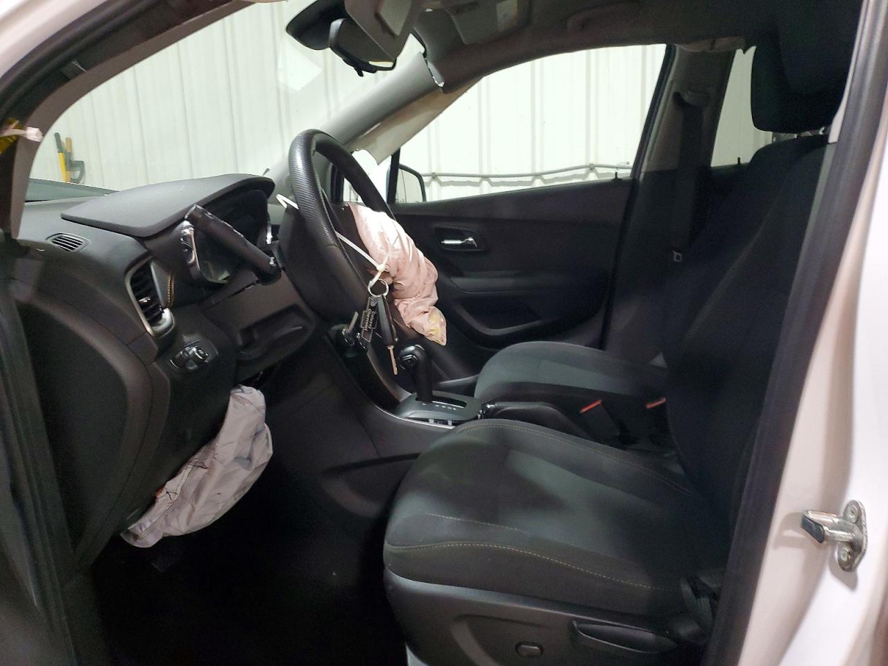 2019 CHEVROLET TRAX LS photo 19