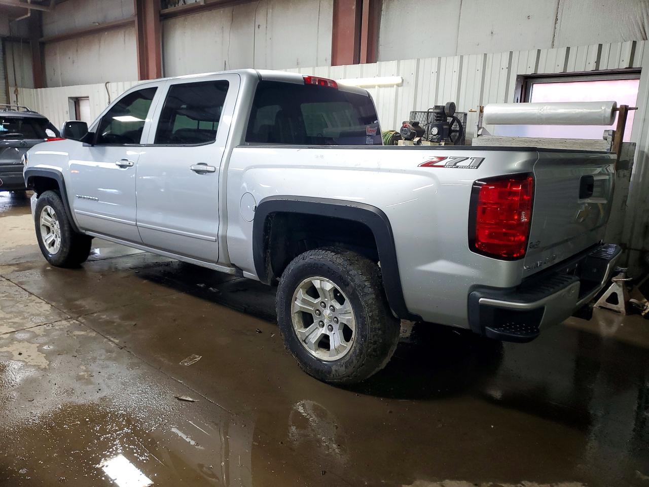 2018 CHEVROLET SILVERADO K1500 LT photo 2