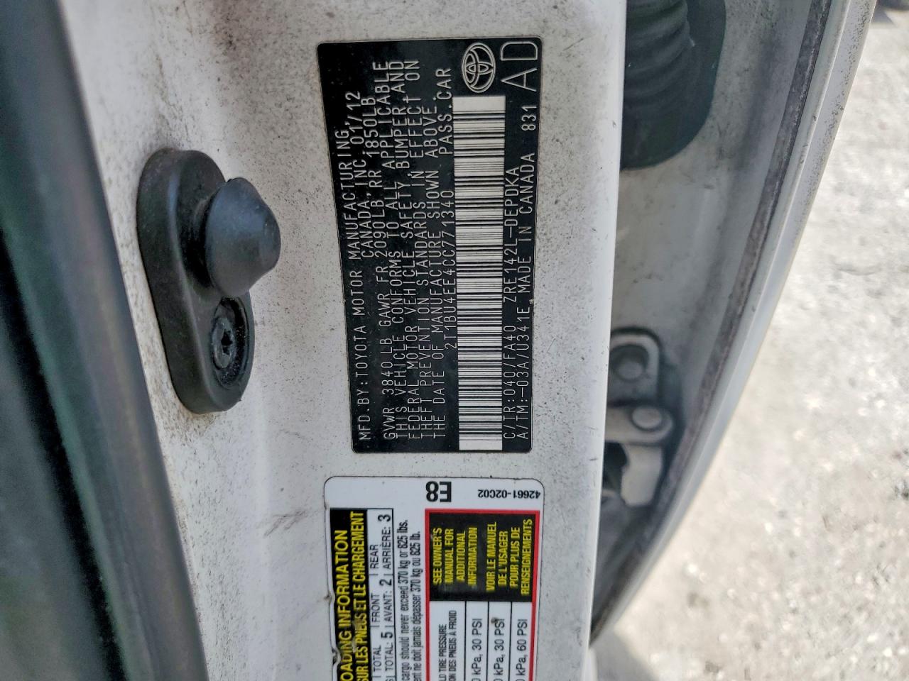 2012 TOYOTA COROLLA L photo 12