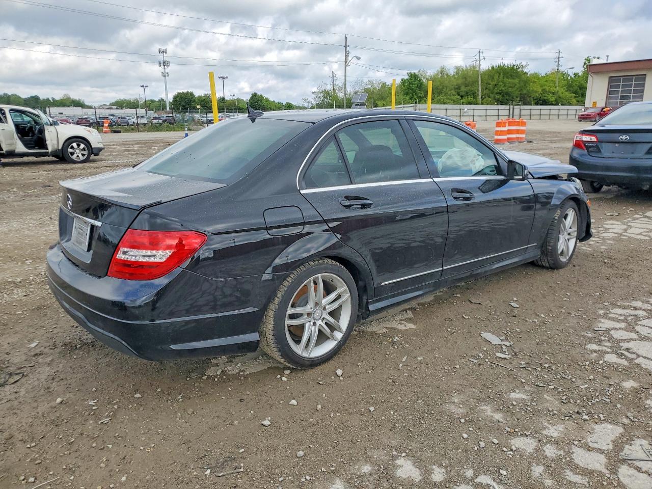2013 MERCEDES-BENZ C 250 photo 5