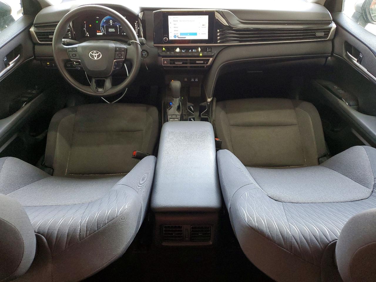 2025 TOYOTA CAMRY LE photo 15